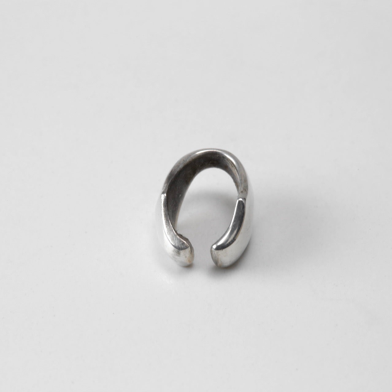 Crossed edge Ear cuff
