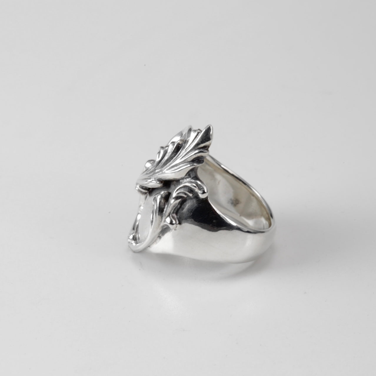 EMBLEM RING