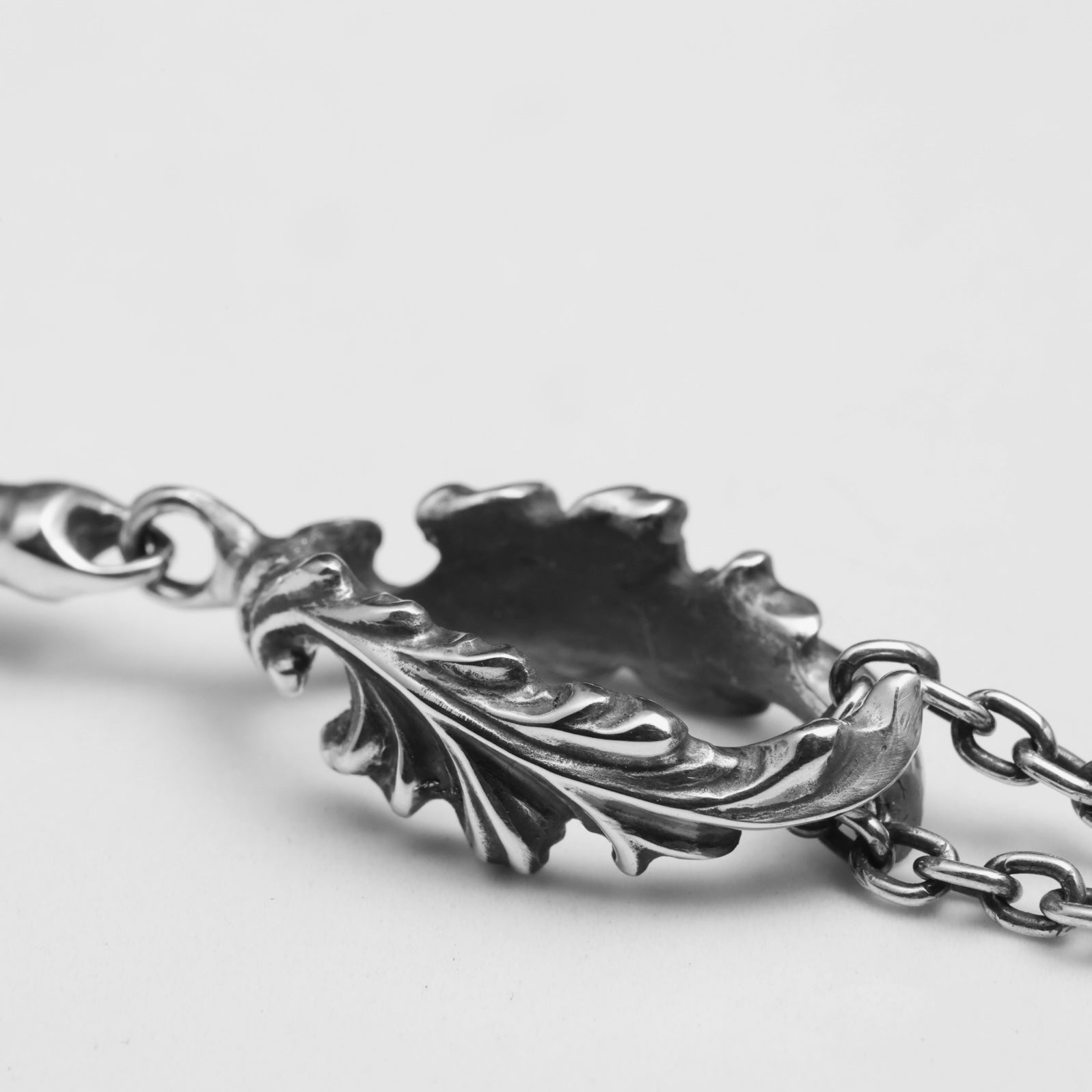 WREATH PENDANT