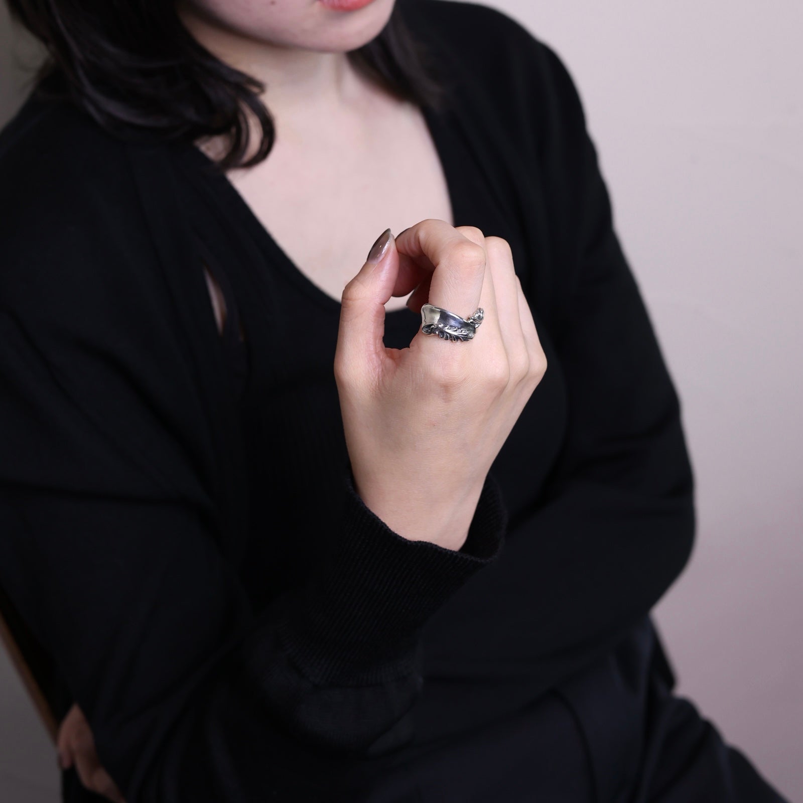 RIBBON & ARABESQUE RING