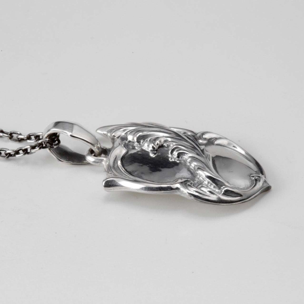 EMBLEM PENDANT
