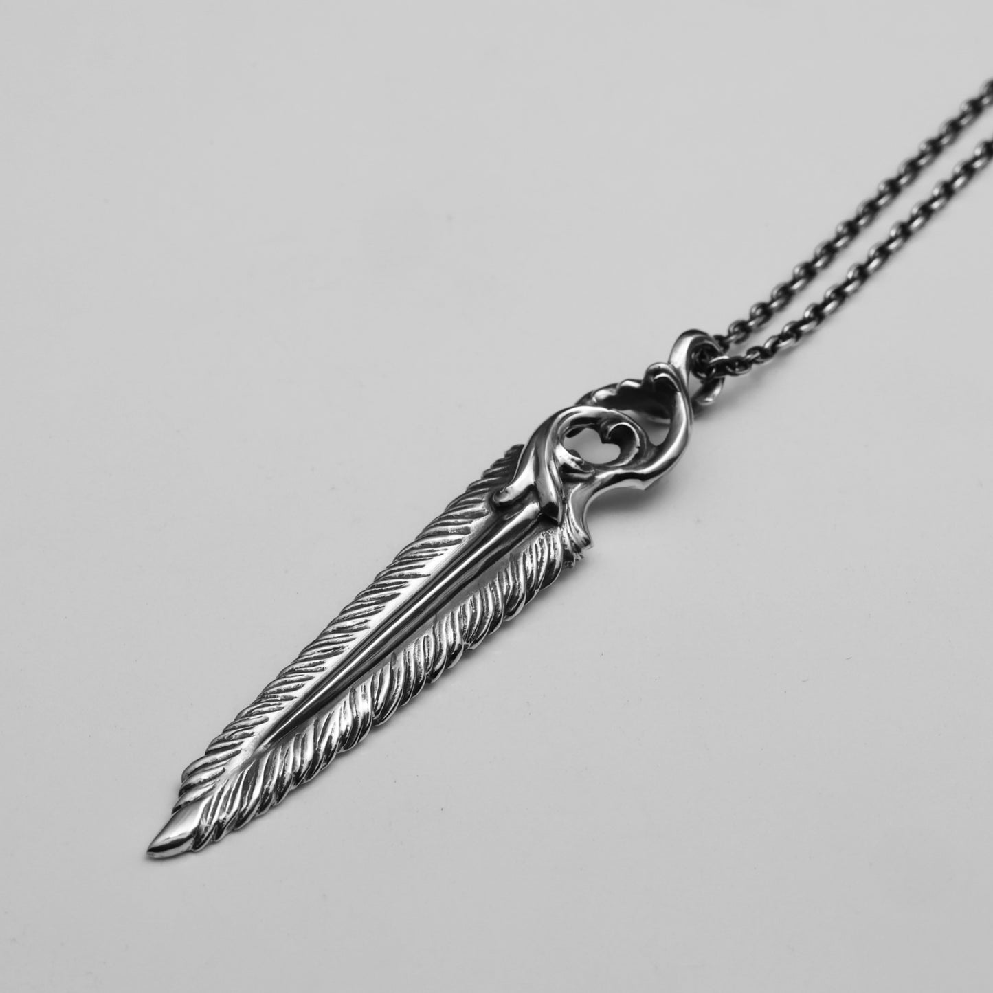 FLORAL FEATHER PENDANT