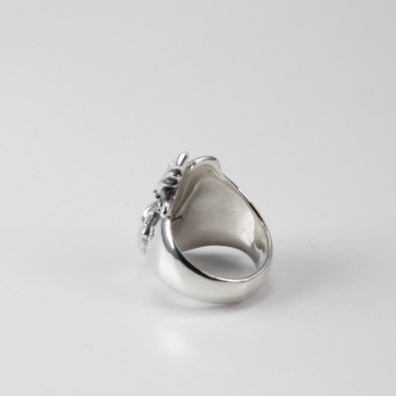EMBLEM RING