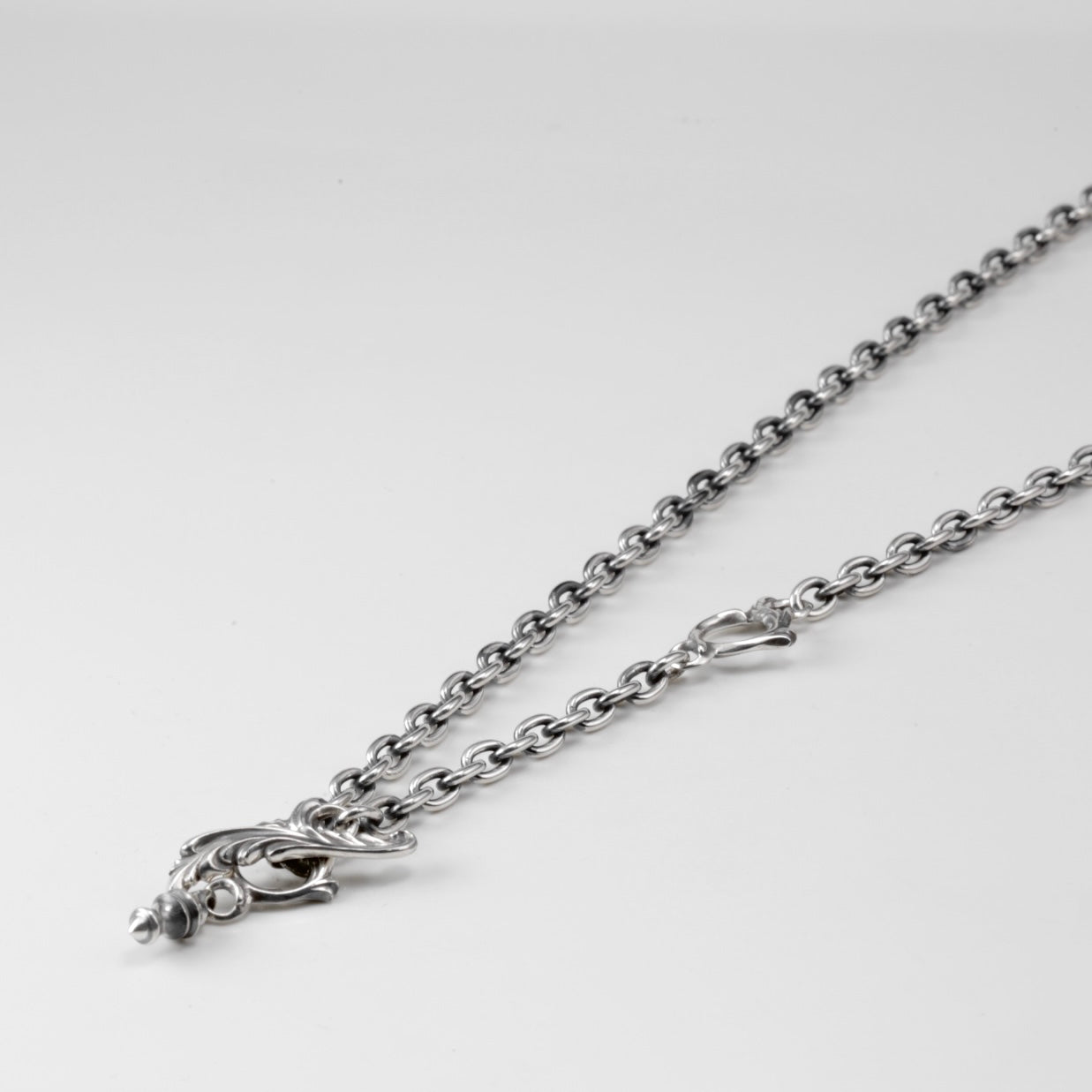 ARABESQUE CHAIN NECKLACE