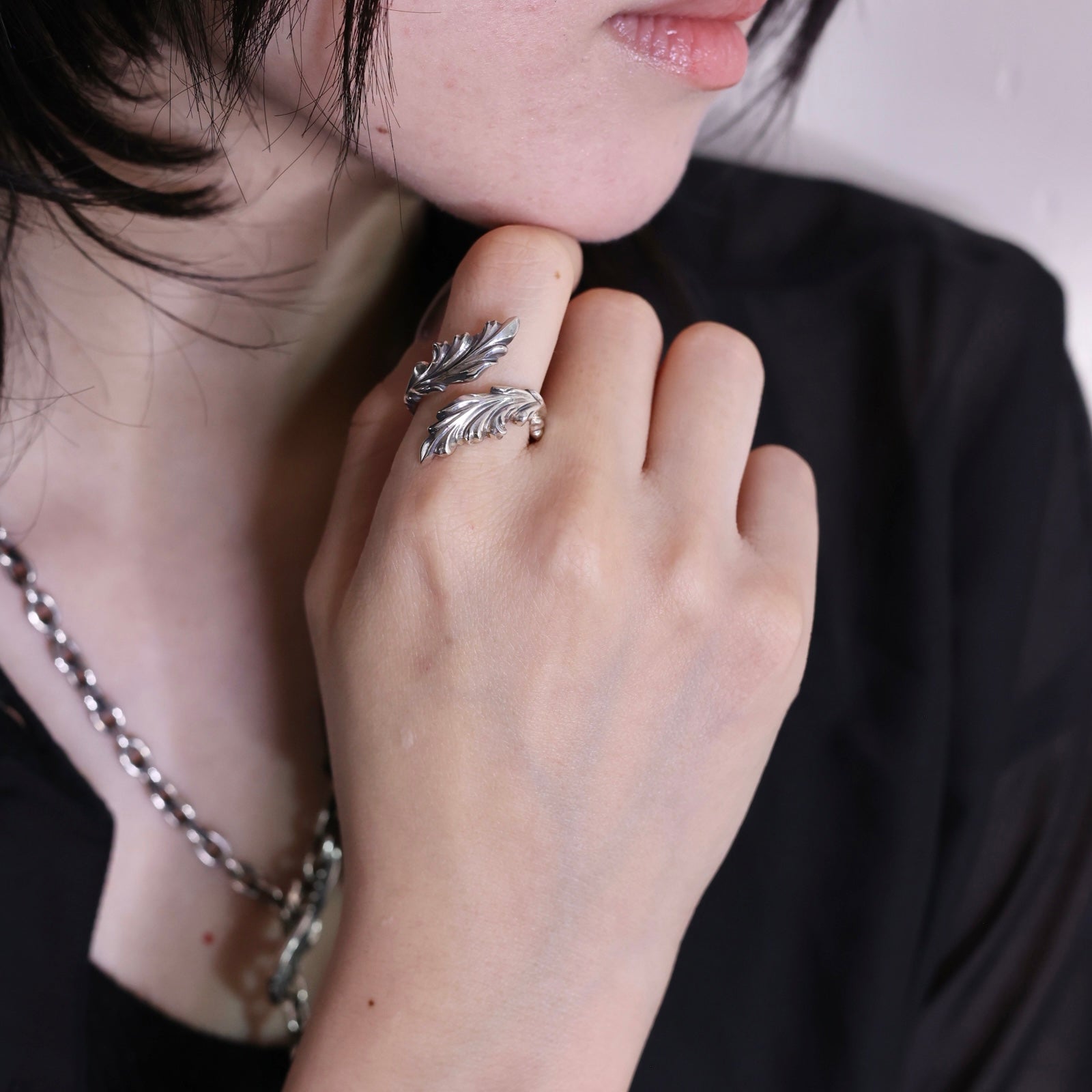 TWIN ARABESQUE RING