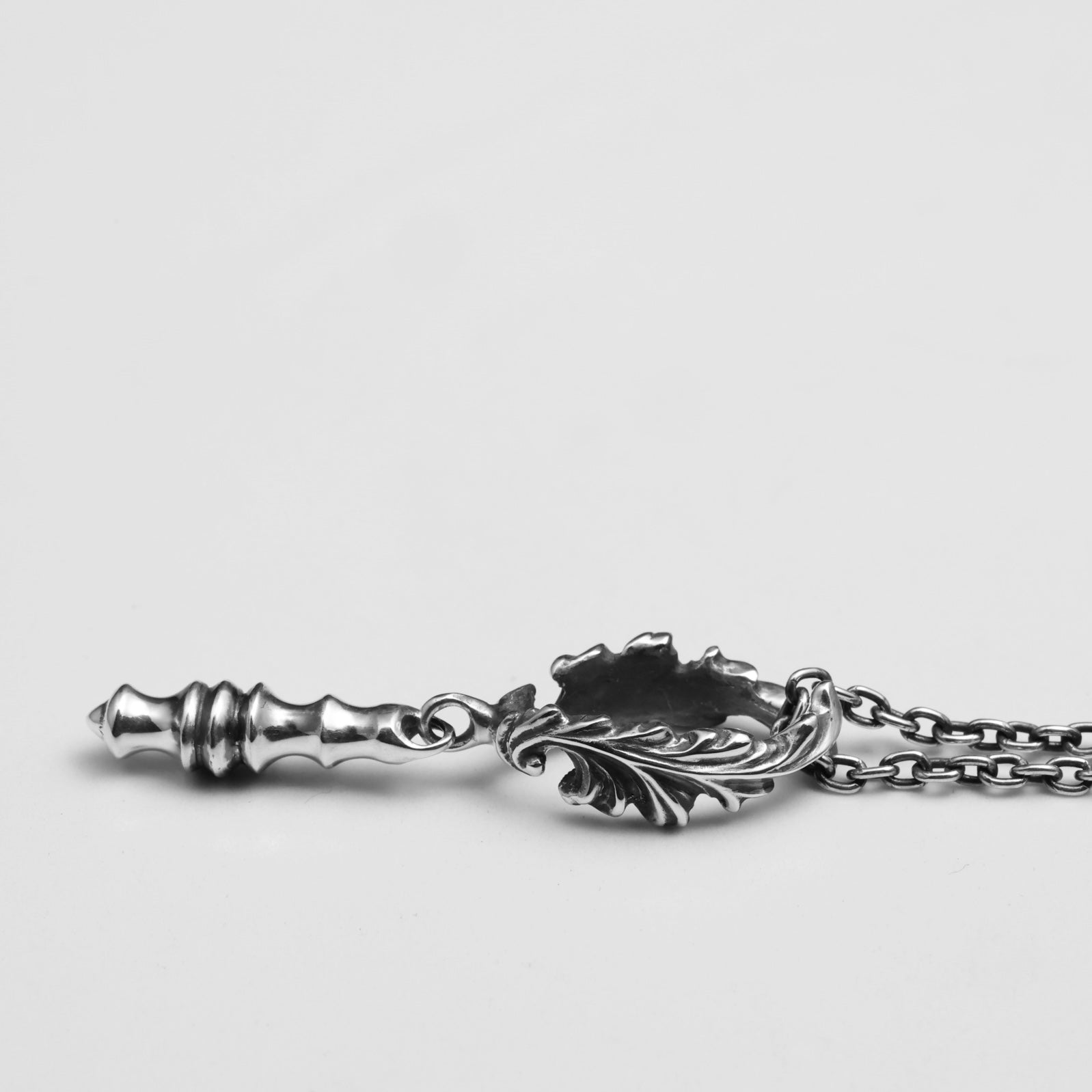 WREATH PENDANT