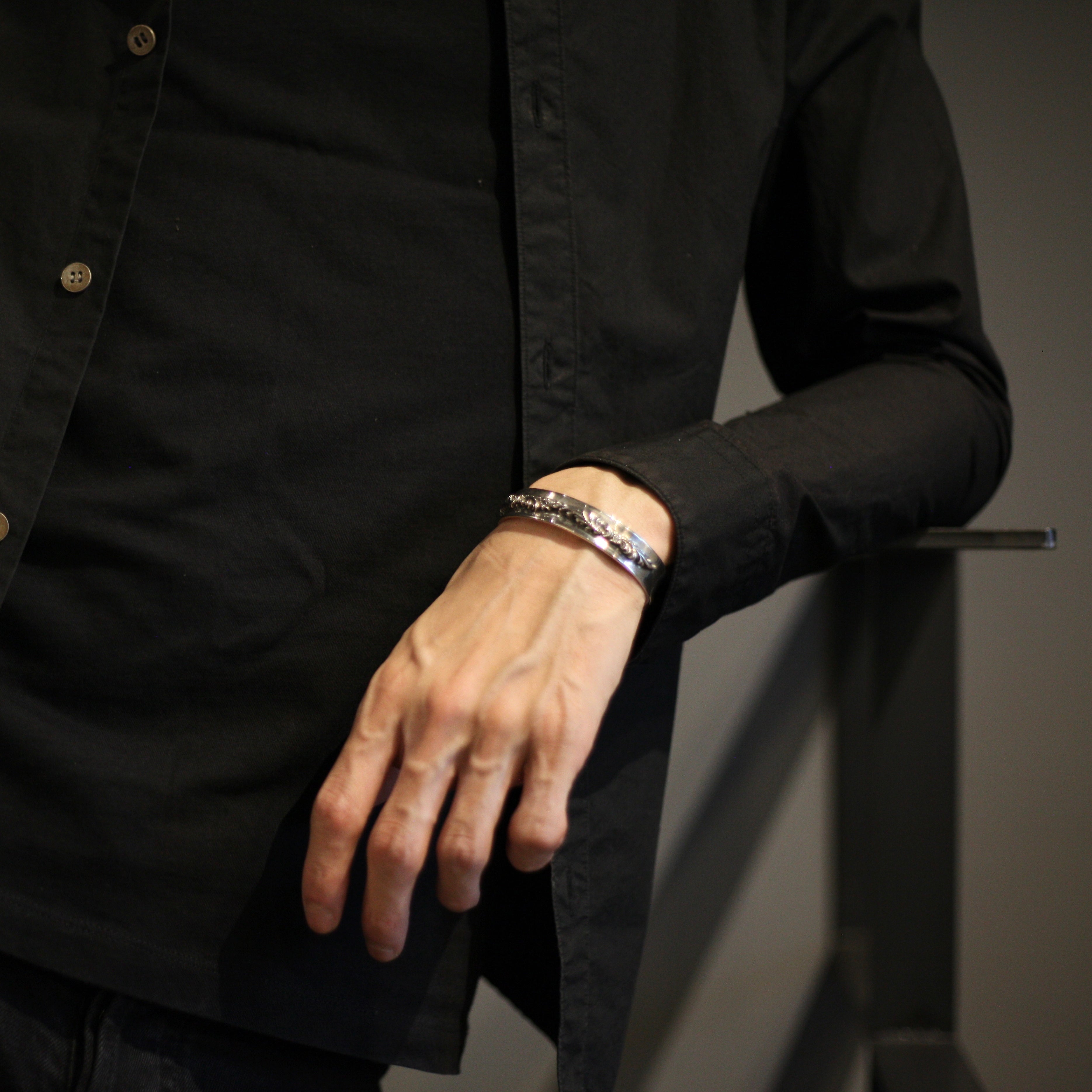 ARABESQUE BANGLE