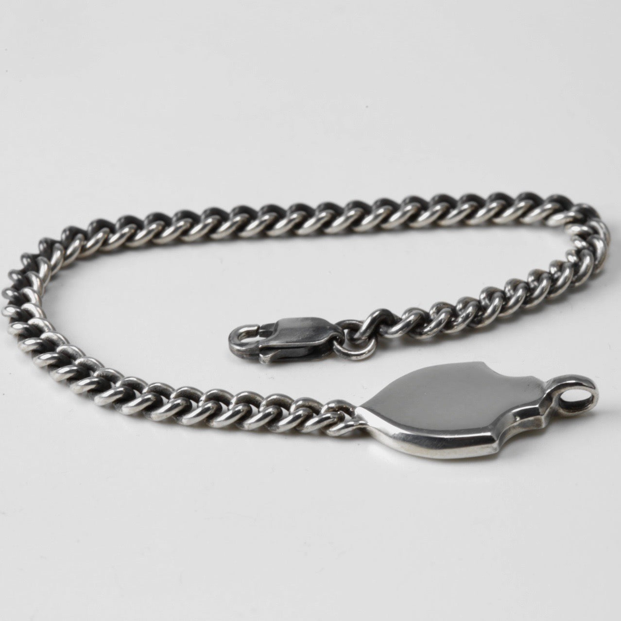 CURVED CHAIN BRACELET