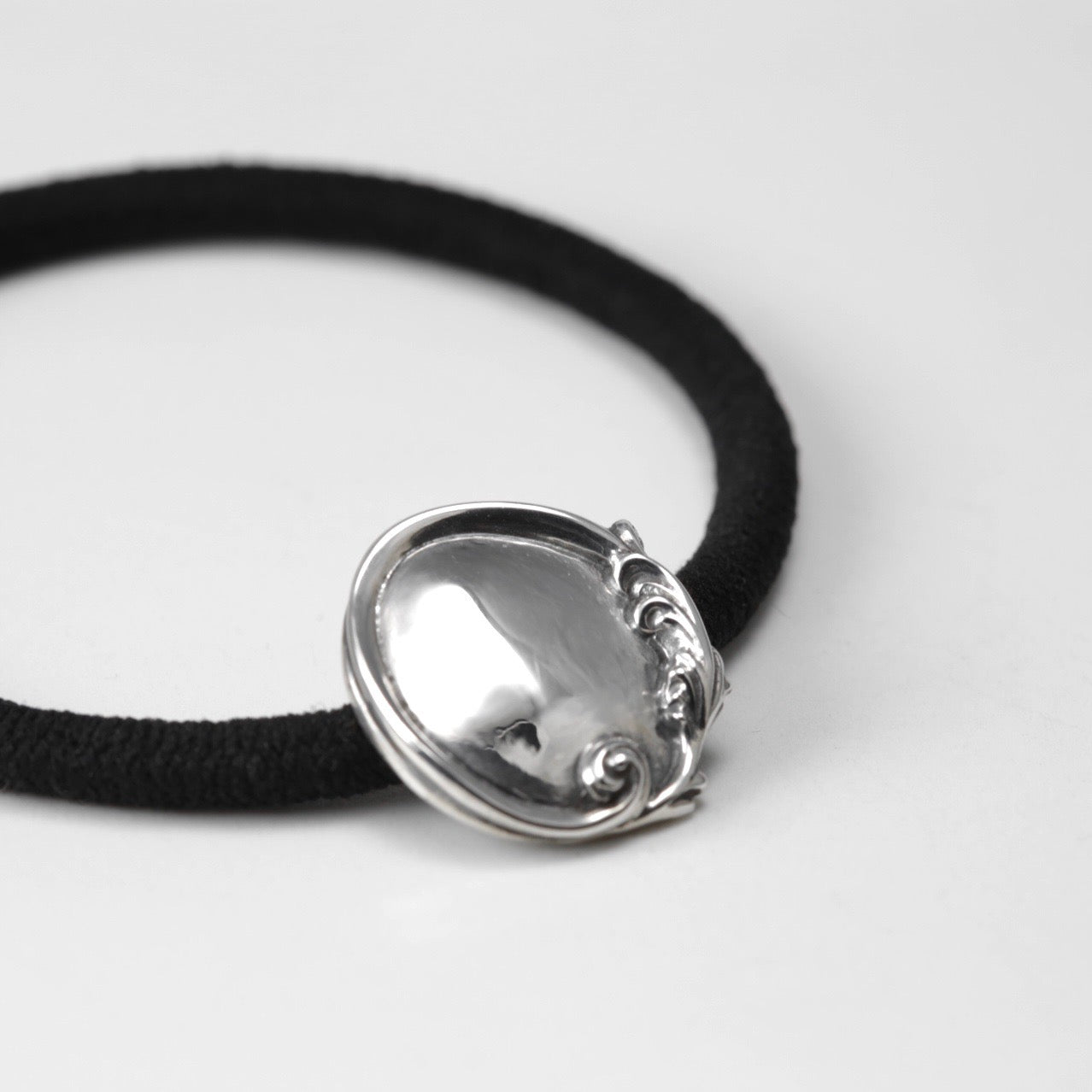 HAIR ELASTIC & MIRRORED BUTTON